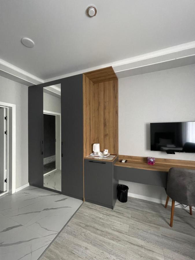 Dosman Hotel Bishkek Esterno foto