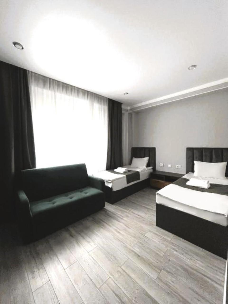 Dosman Hotel Bishkek Esterno foto