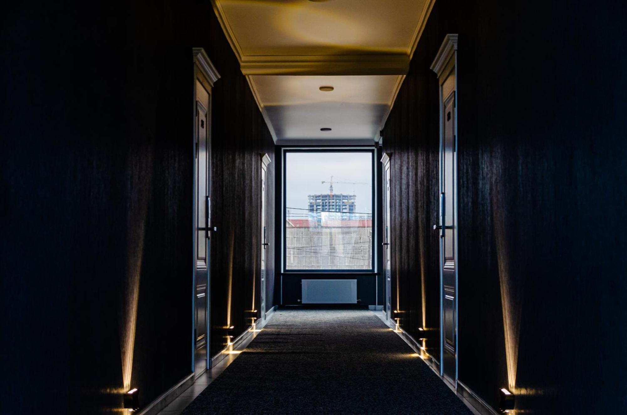 Dosman Hotel Bishkek Esterno foto