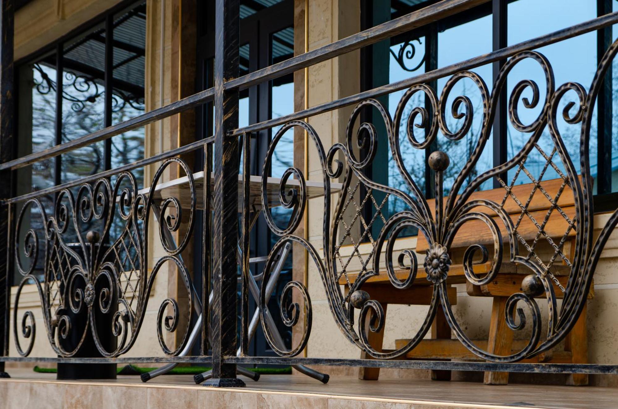 Dosman Hotel Bishkek Esterno foto